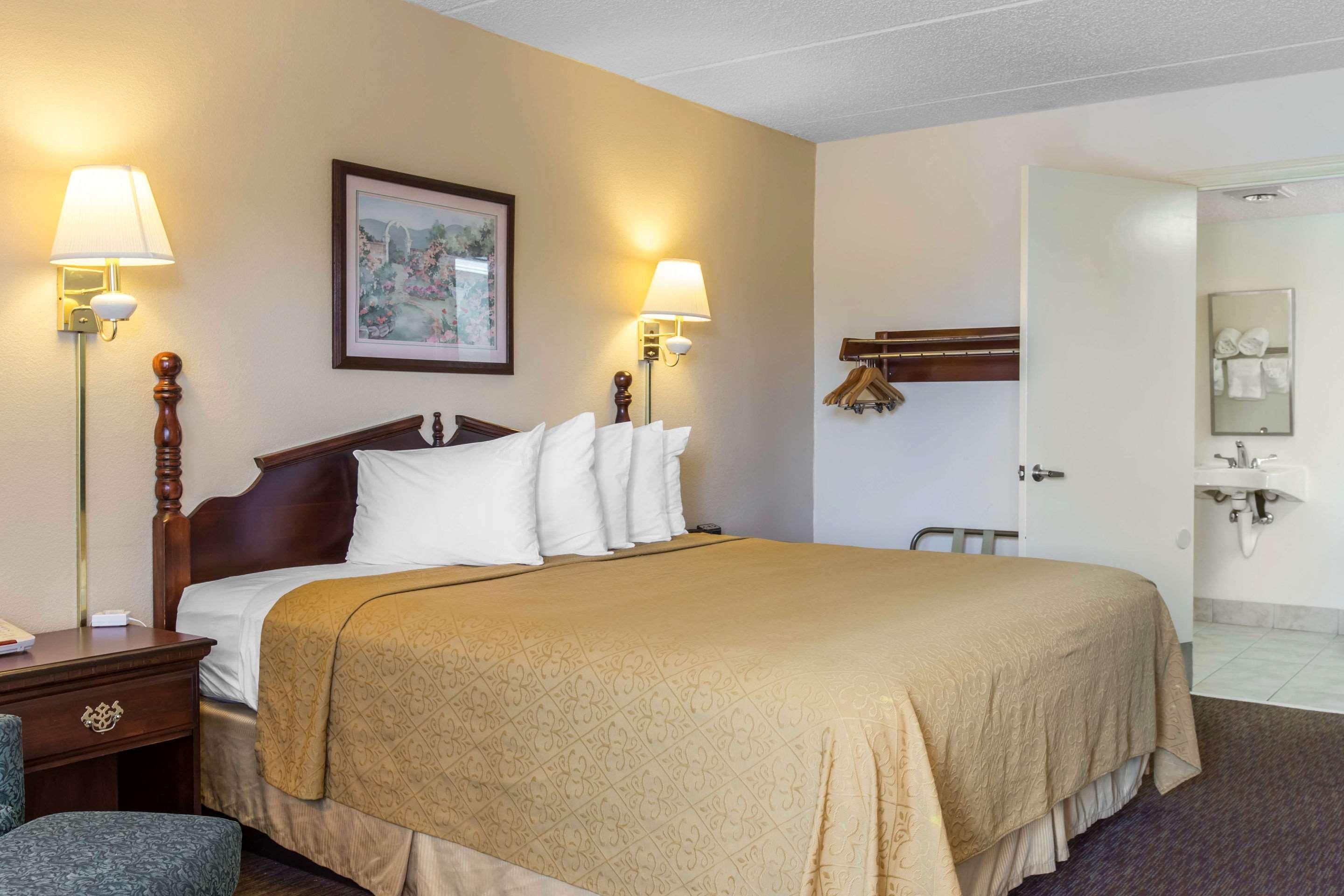 Quality Inn Кордел Екстериор снимка