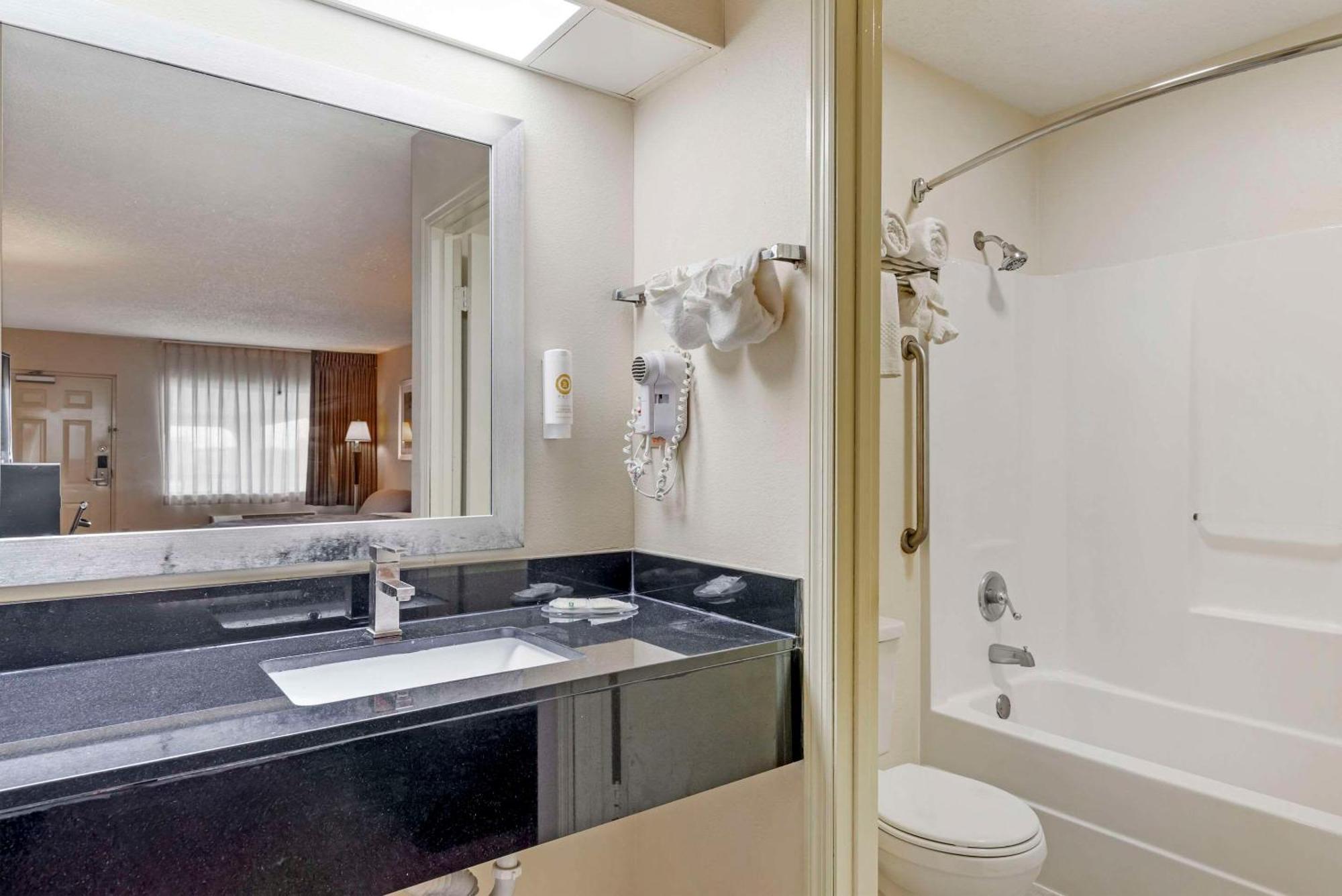 Quality Inn Кордел Екстериор снимка