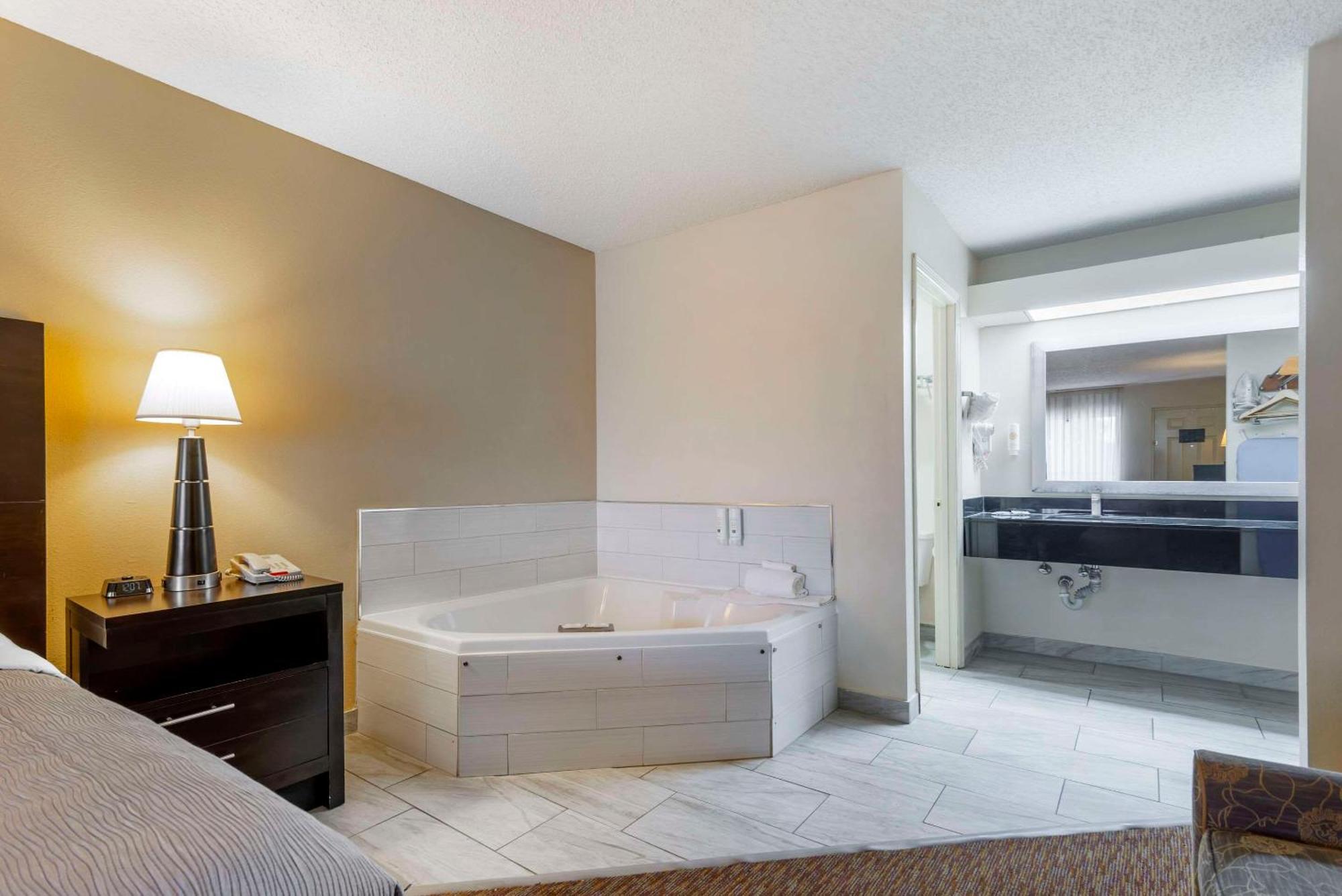 Quality Inn Кордел Екстериор снимка