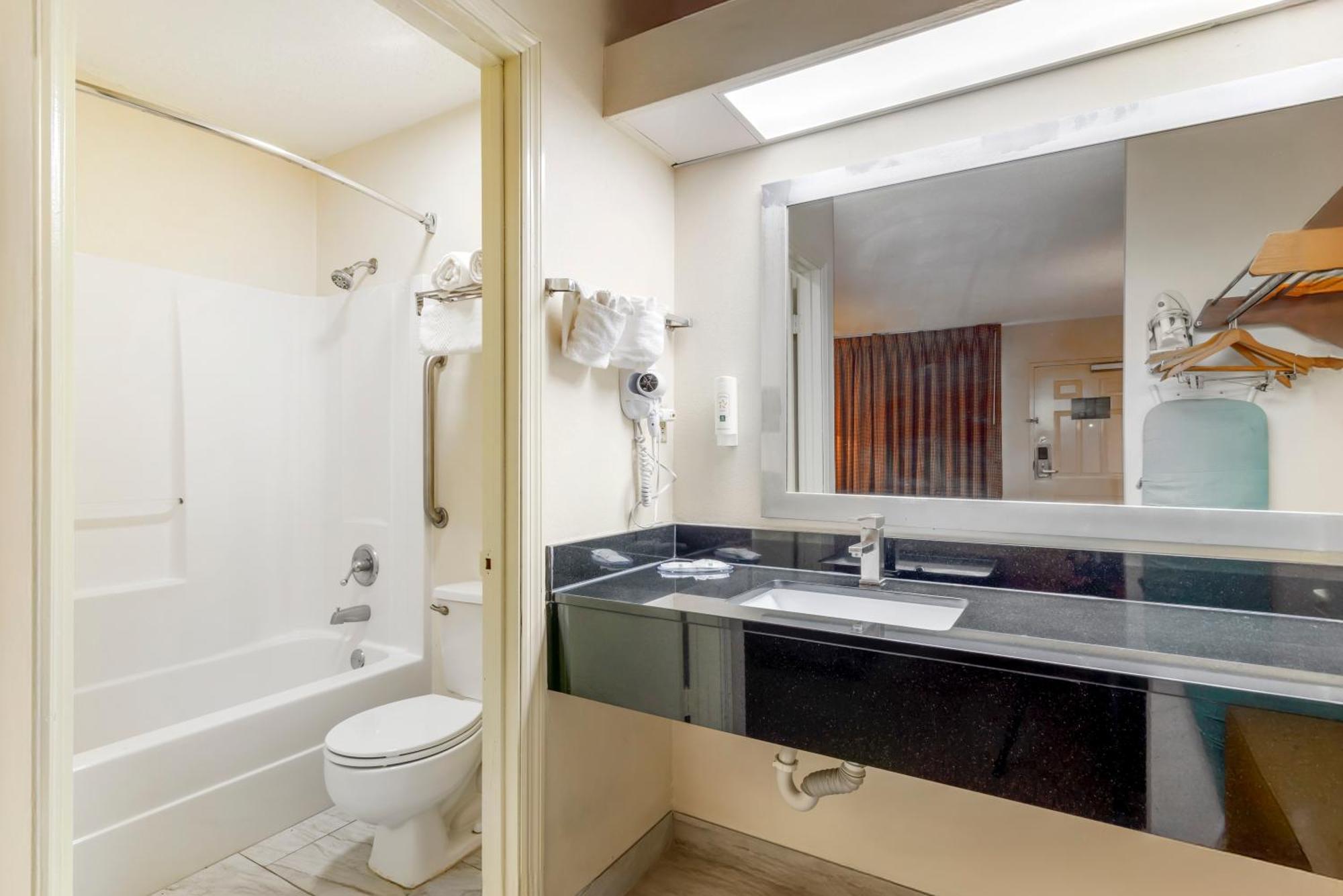 Quality Inn Кордел Екстериор снимка