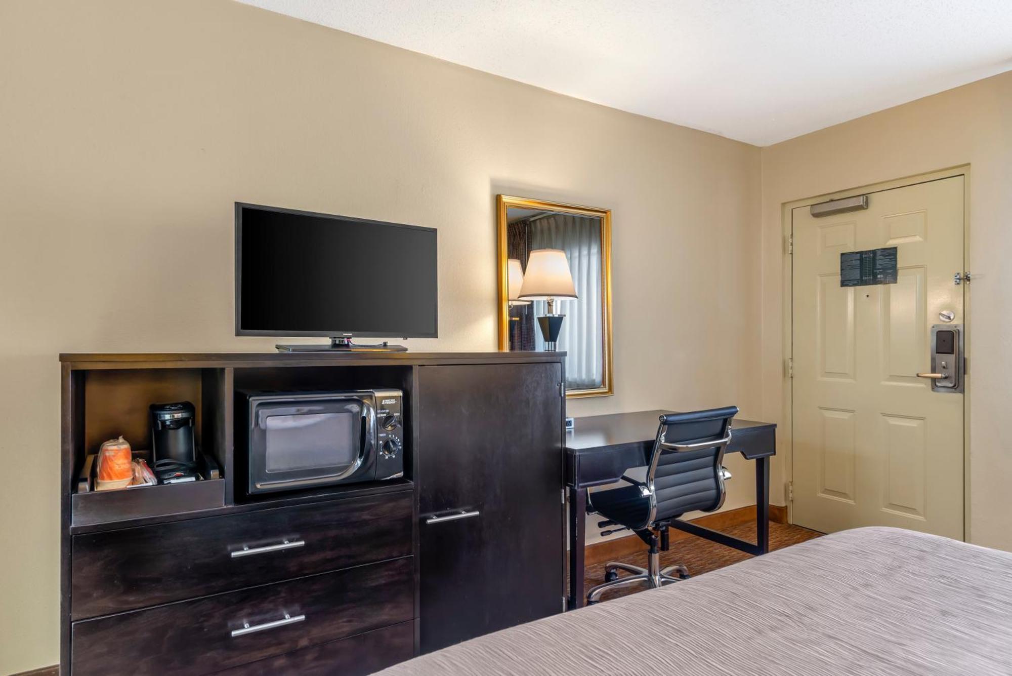 Quality Inn Кордел Екстериор снимка